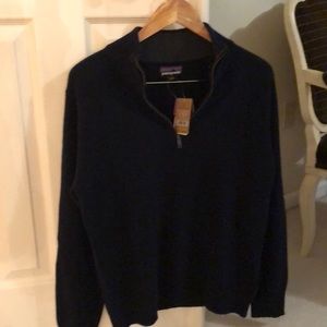 Men’s Patagonia sweater.
